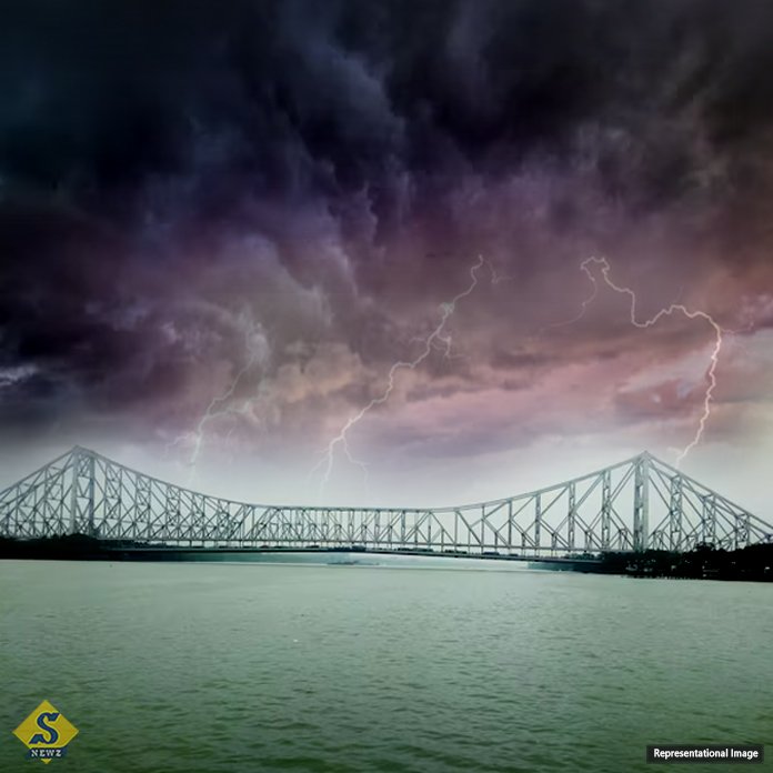 Rain-with-thunder-in-South-Bengal-including-Kolkata