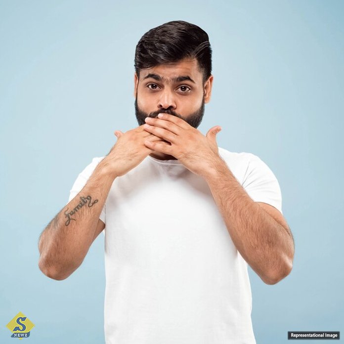হঠাৎ হেঁচকি ওঠে কেন 