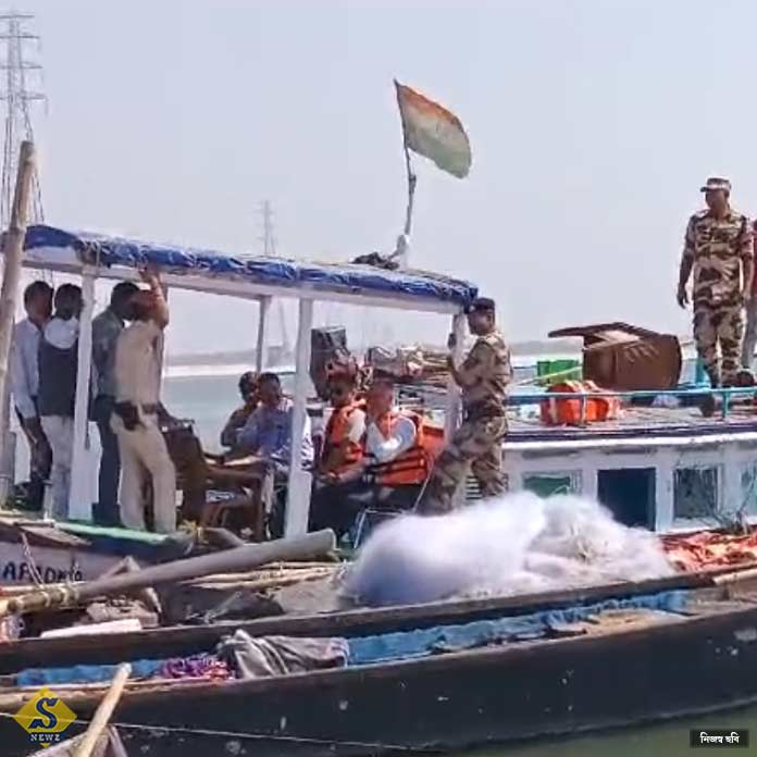 ফরাক্কা ব্যারেজ পরিদর্শনে বাংলাদেশের প্রতিনিধিরা
