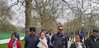 কনকনে ঠান্ডায় লন্ডনে প্রাতঃভ্রমণে মুখ্যমন্ত্রী