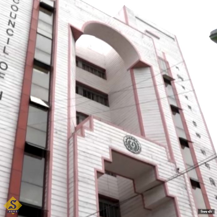ট্যাব দুর্নীতি-তে ৩ শিক্ষককে শোকজ, বিভাগীয় তদন্ত