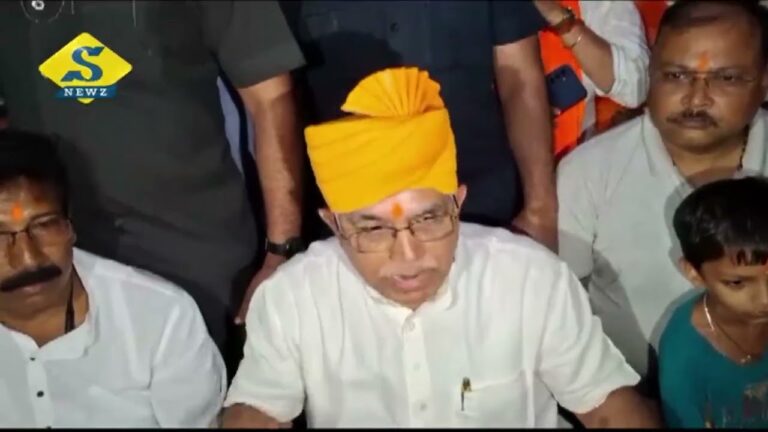 কাটারির পর দিলীপের হাতে গদা