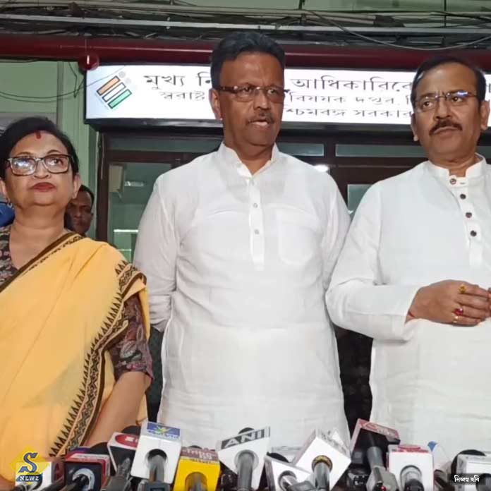 ভুতুড়ে ভোটার: প্রথম বৈঠকেই অনুপস্থিত অভিষেক
