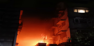 বড়বাজারের মেছুয়ায় হোটেলে আগুন, প্রাণ বাঁচাতে মরণঝাঁপ