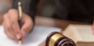 আওয়ামী লিগ সমর্থক ৭০ আইনজীবীর জেল!