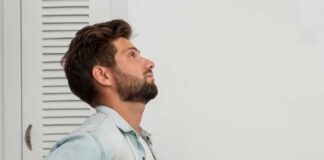 একটানা বসে কাজে পিঠে ব্যথা