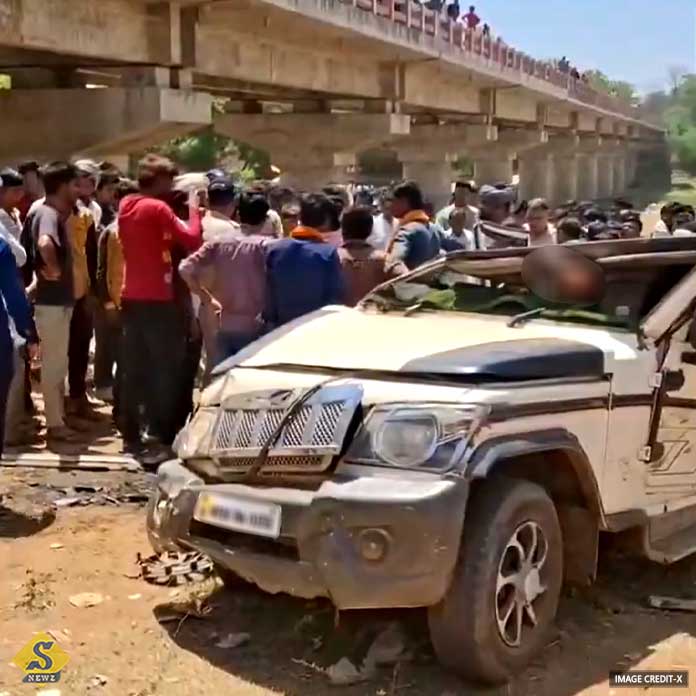 Damoh-Road-Accident