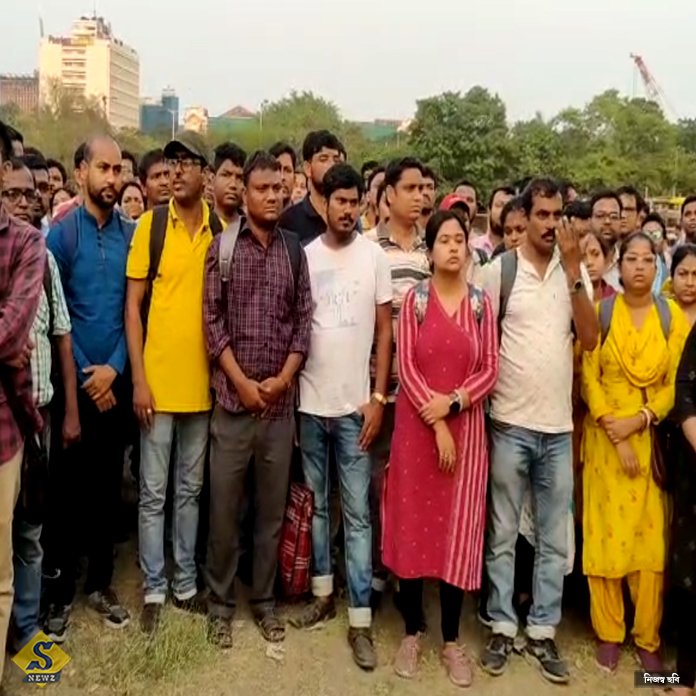 যে কোনও মূল্যে চাকরিতে বহাল, মুখ্যমন্ত্রীকে শর্ত চাকরিহারাদের