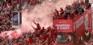 ছাদখোলা বাসে উদযাপন করবে লিভারপুল