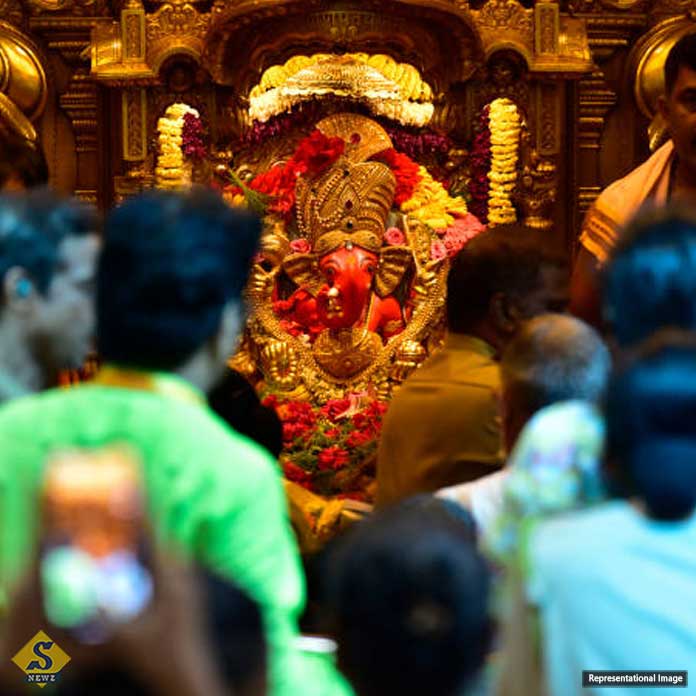 SIDDHIVINAYAK-TEMPLE-MUMBAI_1-YEAR-A-133-KOTI-AYE