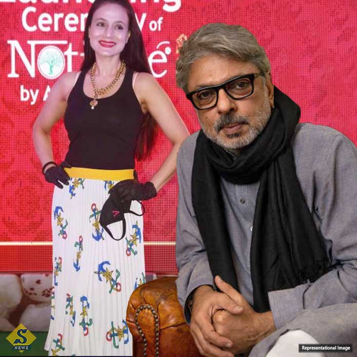 আমিশাকে ‘অবসর’ নিতে বলেন সঞ্জয়