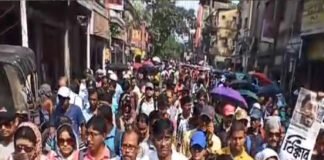 ক্লাসরুম ছেড়ে রাস্তায় শিক্ষকরা, পাশে অভিনেতা-জুনিয়র ডাক্তাররা
