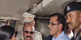 ‘মমতার পুলিশ চাই না’ প্ল্যাকার্ডে রাজ্যপালকে বিএসএফ-র দাবি গ্রামবাসীদের