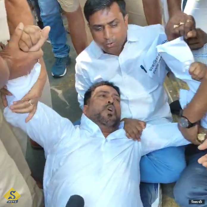 শিক্ষকদের লাঠি, লালবাজারে বিজেপির বিক্ষোভে ধুন্ধুমার