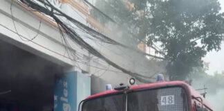 পার্ক স্ট্রিটে কুইন্স ম্যানসনে আগুন