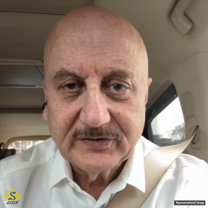 Anupam-Kher-leaves-India