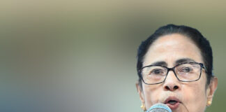 ম্যাজিসিয়ান নন, টাকা জোগাড় করতে হয়, বিরোধীদের মুখ্যমন্ত্রী