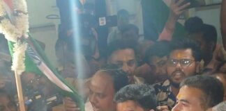 বাহিনীর মঙ্গল কামনায় কালীঘাটে সুকান্ত, রামমন্দিরে শুভেন্দু-র পুজো