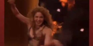 নাচতে নাচতে পড়ে গেলেন শাকিরা