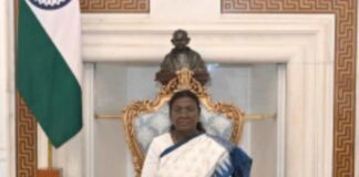 রাষ্ট্রপতির কাছে সেনা সর্বাধিনায়ক,বাহিনীর প্রধানেরাও