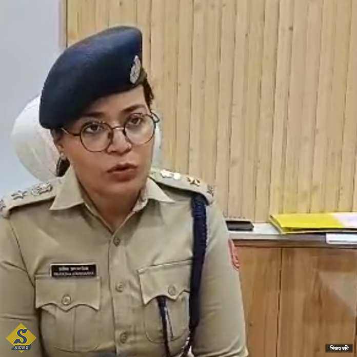 The-thief-was-caught-after-posting-the-stolen-saree-on-social-media.