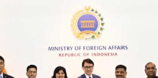 সন্ত্রাসের বিরুদ্ধে লৌহমুষ্টির নীতি অভিষেকের