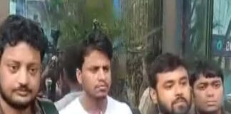 পোস্টিং বিতর্ক: হাইকোর্টে দেবাশিস-আসফাকুল্লা