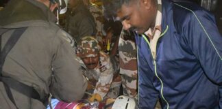 পর্যটকদের নিয়ে হাজার ফুট নীচে তিস্তায় পড়ল গাড়ি