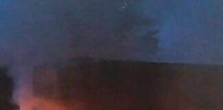 দাউদাউ করে জ্বলল কন্টেনার, পুড়ে ছাই ৮টি নতুন গাড়ি