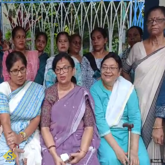 Attempting-to-deprive-Jagannath-Dev-of-Prasad,-countered-by-Chandrima-Sashi