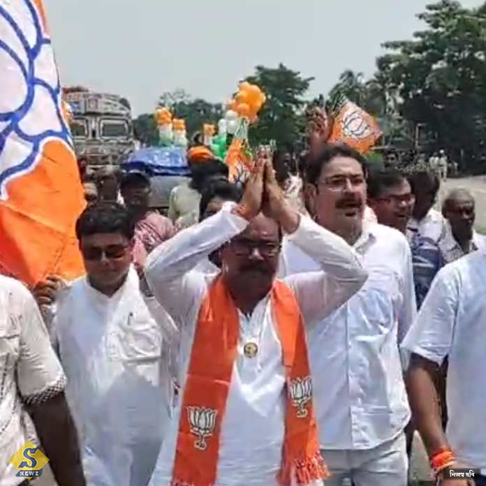 মনোনয়ন জমা বিজেপি প্রার্থী আশিস ঘোষ