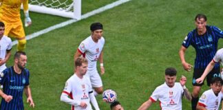 শেষ মুহূর্তের গোলে টিকে ইন্টার মিলান