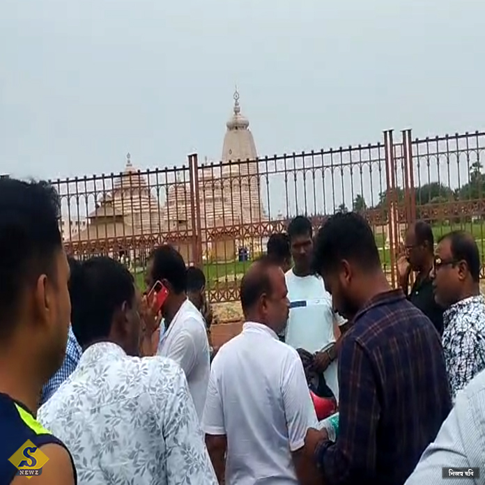 Jagannath-temple-in-Tulkalam-Digha-in-protest,-demanding-employment-of-locals