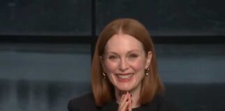 প্রিয়াঙ্কায় মুগ্ধ জুলিয়ান মুর