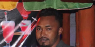 বাংলাদেশের নিউটন ভারতের কাকদ্বীপের ভোটার!