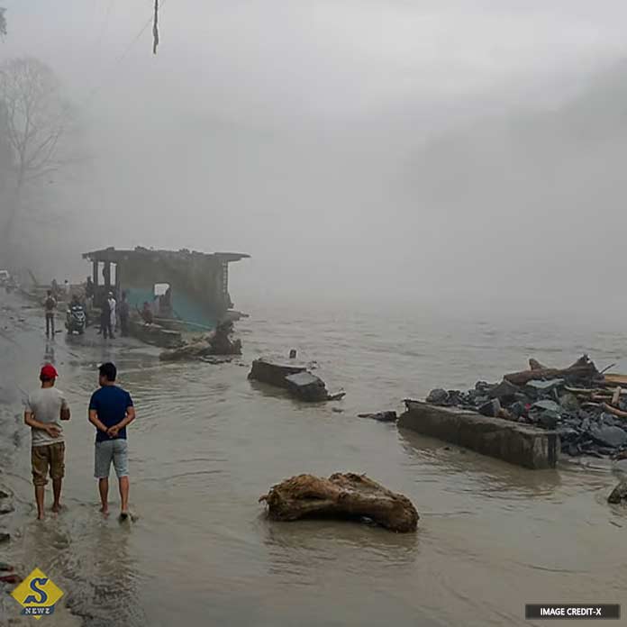 North-Sikkim-devastated,-nearly-1500-tourists-stranded