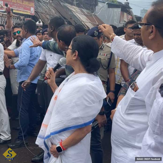 খিদিরপুরে মুখ্যমন্ত্রী, সাহায্য ঘোষণার পর বিক্ষোভ 