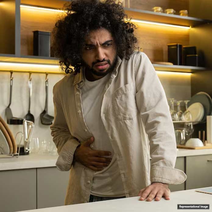 Stomach-pain-can-also-be-caused-by-gas.