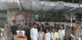 পূর্ণ রাষ্ট্রীয় মর্যাদায় শেষকৃত্য বিজয় রূপানির