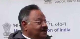 ভারত কখনও কাউকে লুট করেনি, বার্তা শমীকের