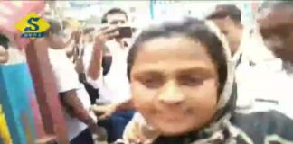 আদালতে তোলার সময় ফুলটুসিকে চড়