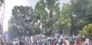 ২ উপদেষ্টার পদত্যাগে সচিবালয়ের সামনে শিক্ষার্থীদের বিক্ষোভ