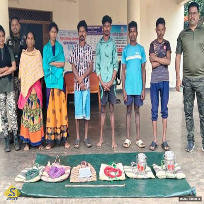 ছত্তীশগঢ়ের বিজাপুরে পুলিশের জালে দুই মহিলা-সহ ৬ মাওবাদী