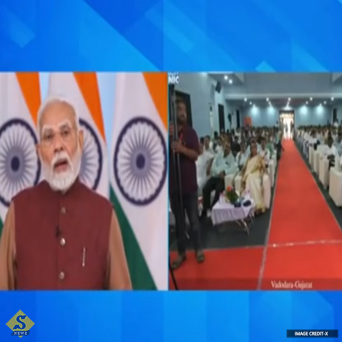 কেন্দ্রের মূলমন্ত্র ‘চিরকূট ছাড়াই চাকরি’: প্রধানমন্ত্রী
