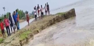 তীব্র ভাঙন আতঙ্ক, রতুয়ার একাধিক গ্রামে ঘরছাড়ার হিড়িক