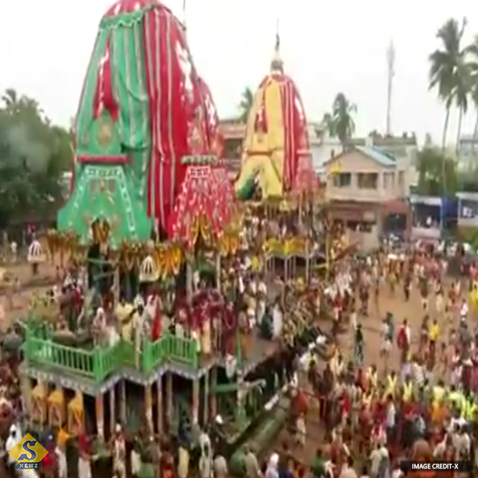 উল্টোরথে মাতোয়ারা পুরী 