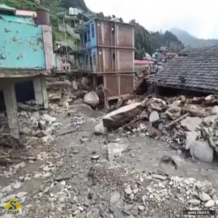 বৃষ্টি-ধস বিপর্যস্ত হিমাচলে বাড়ছে মৃত্যু, নিখোঁজ বহু