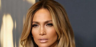 ‘পাশের বাড়ির মেয়ে’ লোপেজ