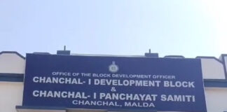 বাংলাদেশি সন্দেহে শ্রমিকদের জামাকাপড় খুলিয়ে পরীক্ষা!