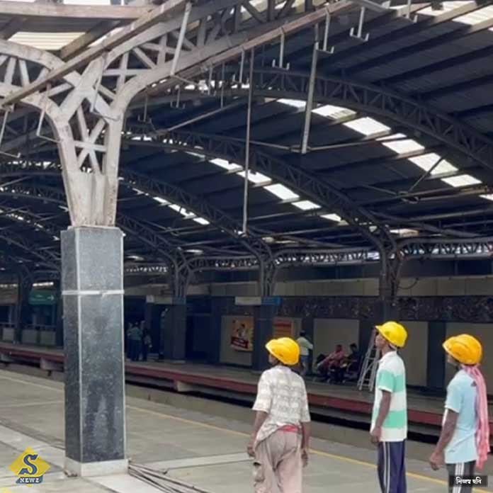 ভাঙা চলছে নিউ গড়িয়া মেট্রো স্টেশন